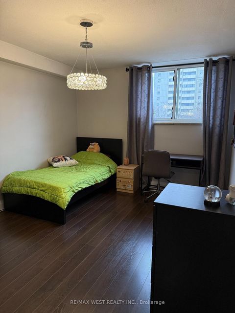 Photo 9 at 402 - 1350 York Mills Road W, Donalda, Toronto