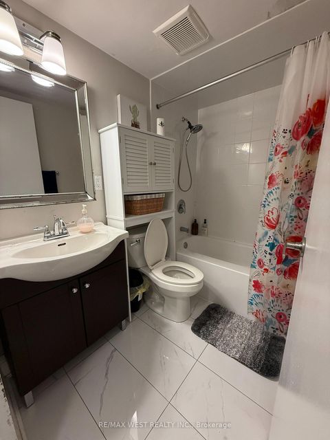 Photo 12 at 402 - 1350 York Mills Road W, Donalda, Toronto