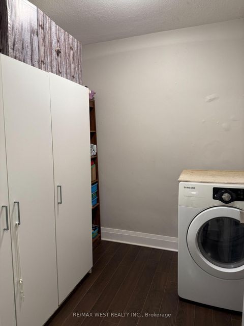 Photo 13 at 402 - 1350 York Mills Road W, Donalda, Toronto