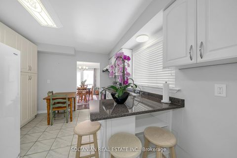 Photo 12 at 158 Hilda Avenue, Newtonbrook West, Toronto