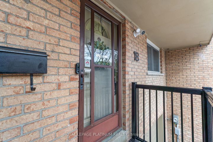 Photo 5 at 9 - 18 Cotton Downway, Pleasant View, Toronto
