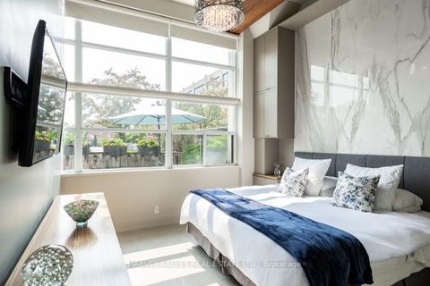 Photo 5 at 130 - 1001 Roselawn Avenue, Belgravia, Toronto