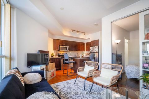 Photo 6 at #215 - 215 Fort York Boulevard, Niagara, Toronto