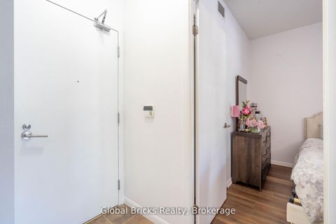 Photo 12 at #215 - 215 Fort York Boulevard, Niagara, Toronto