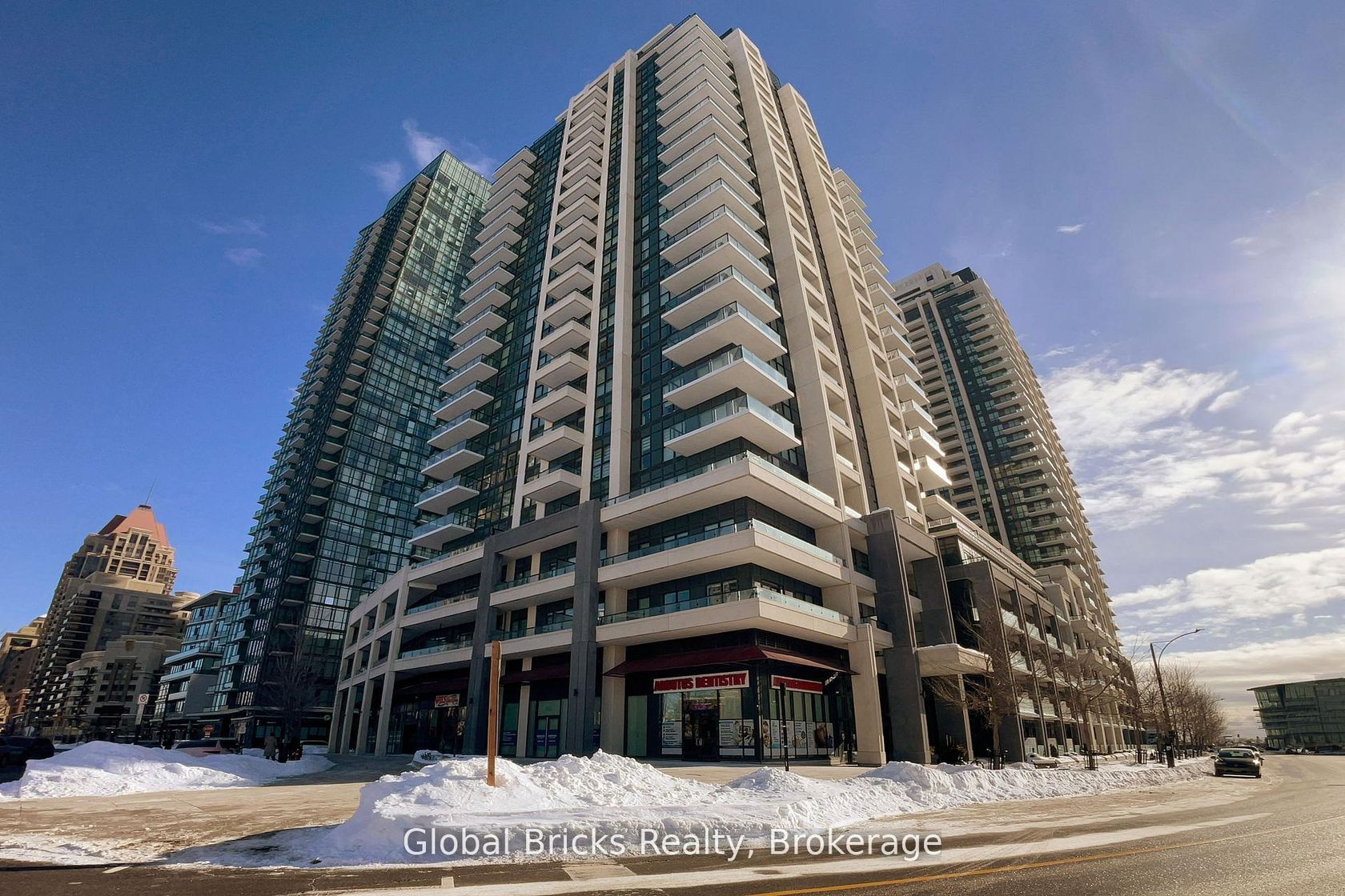 1405 - 4085 Parkside Village Drive, Creditview, Mississauga 