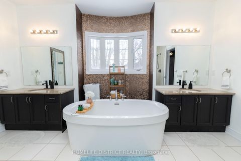 Photo 32 at 210 Cannes Avenue, Vellore Village, Vaughan