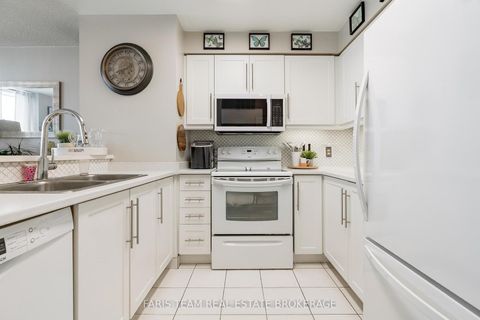 Photo 7 at 511 - 150 Dunlop Street E, City Centre, Barrie