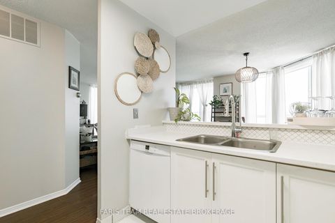 Photo 10 at 511 - 150 Dunlop Street E, City Centre, Barrie