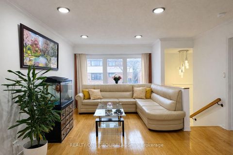 Photo 6 at 71 Maple Branch Path NE, The Westway, Toronto