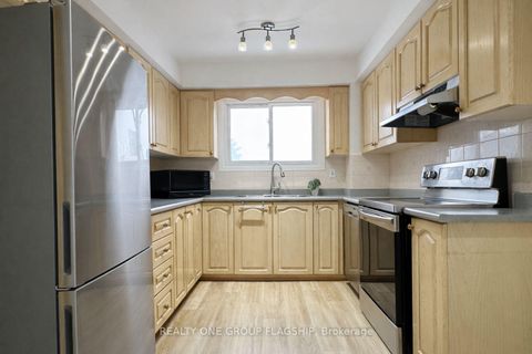 Photo 11 at 71 Maple Branch Path NE, The Westway, Toronto