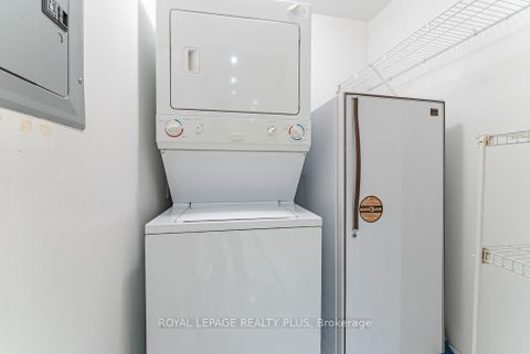 Photo 6 at 609 - 2662 Bloor Street W, Kingsway South, Toronto