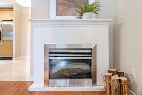 Photo 12 at 609 - 2662 Bloor Street W, Kingsway South, Toronto