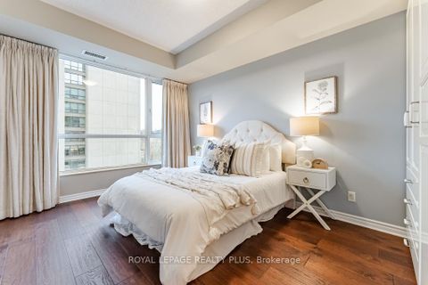 Photo 17 at 609 - 2662 Bloor Street W, Kingsway South, Toronto