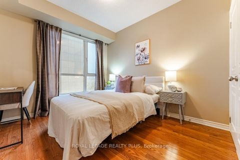 Photo 20 at 609 - 2662 Bloor Street W, Kingsway South, Toronto