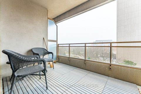 Photo 22 at 609 - 2662 Bloor Street W, Kingsway South, Toronto