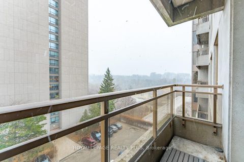 Photo 23 at 609 - 2662 Bloor Street W, Kingsway South, Toronto