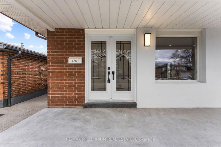 Photo 4 at 2437 Chilsworthy Avenue, Cooksville, Mississauga
