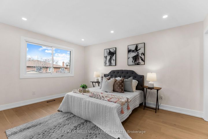 Photo 17 at 2437 Chilsworthy Avenue, Cooksville, Mississauga