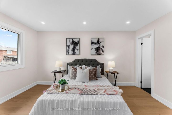 Photo 19 at 2437 Chilsworthy Avenue, Cooksville, Mississauga