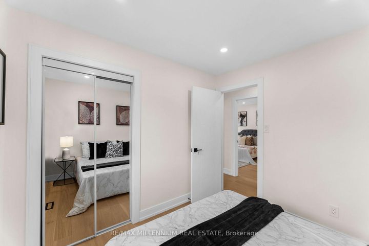 Photo 24 at 2437 Chilsworthy Avenue, Cooksville, Mississauga