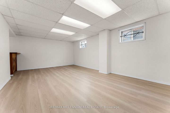 Photo 35 at 2437 Chilsworthy Avenue, Cooksville, Mississauga