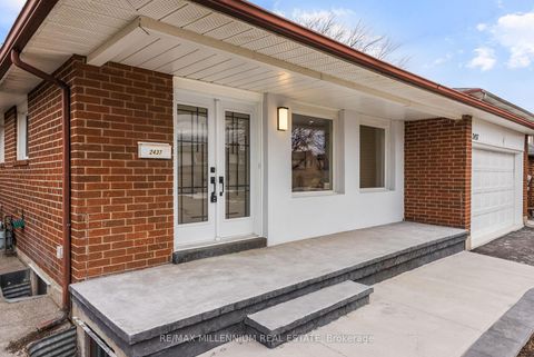 Photo 3 at 2437 Chilsworthy Avenue, Cooksville, Mississauga