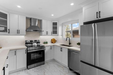 Photo 12 at 2437 Chilsworthy Avenue, Cooksville, Mississauga