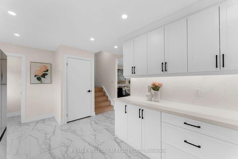 Photo 14 at 2437 Chilsworthy Avenue, Cooksville, Mississauga