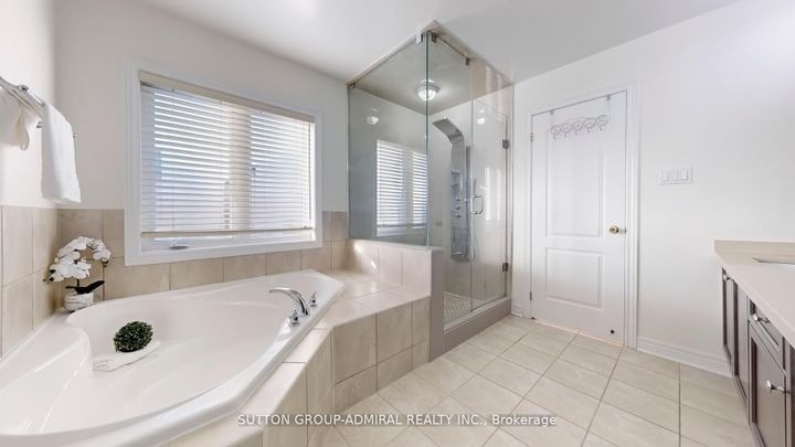 Photo 18 at 186 Ascalon Drive, Patterson, Vaughan