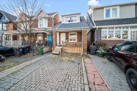 Photo 2 at 160 Silverthorn Avenue, Eglinton West, Toronto