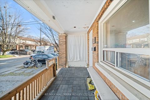 Photo 5 at 160 Silverthorn Avenue, Eglinton West, Toronto
