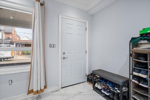 Photo 6 at 160 Silverthorn Avenue, Eglinton West, Toronto