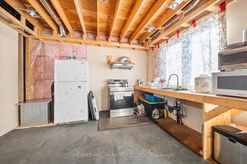 Photo 13 at 160 Silverthorn Avenue, Eglinton West, Toronto