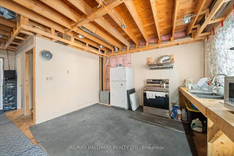 Photo 14 at 160 Silverthorn Avenue, Eglinton West, Toronto