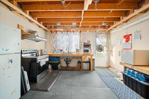Photo 15 at 160 Silverthorn Avenue, Eglinton West, Toronto