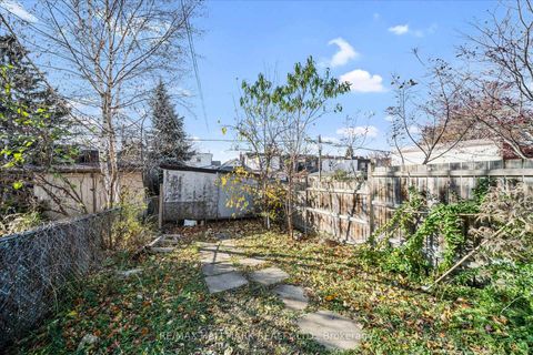 Photo 16 at 160 Silverthorn Avenue, Eglinton West, Toronto