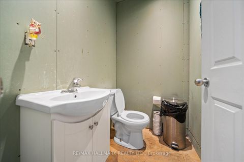 Photo 17 at 160 Silverthorn Avenue, Eglinton West, Toronto