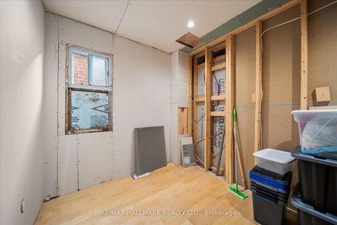 Photo 23 at 160 Silverthorn Avenue, Eglinton West, Toronto