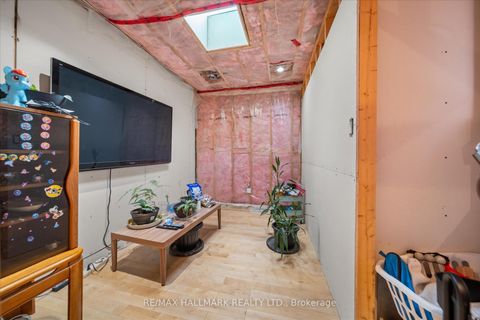 Photo 27 at 160 Silverthorn Avenue, Eglinton West, Toronto