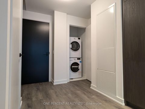 Photo 4 at 1104 - 127 Broadway Avenue, Mount Pleasant West, Toronto