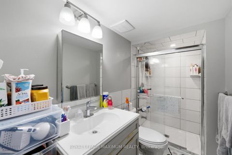 Photo 33 at 2 Castle Park Boulevard, Sonoma Heights, Vaughan