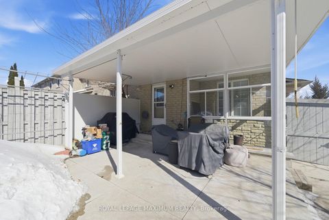 Photo 42 at 2 Castle Park Boulevard, Sonoma Heights, Vaughan