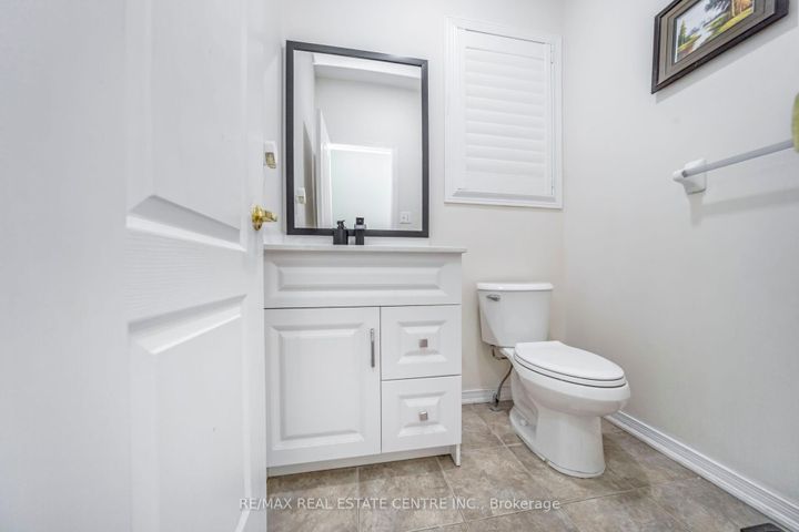 Photo 8 at 5 Sussexvale Drive, Wellington, Brampton