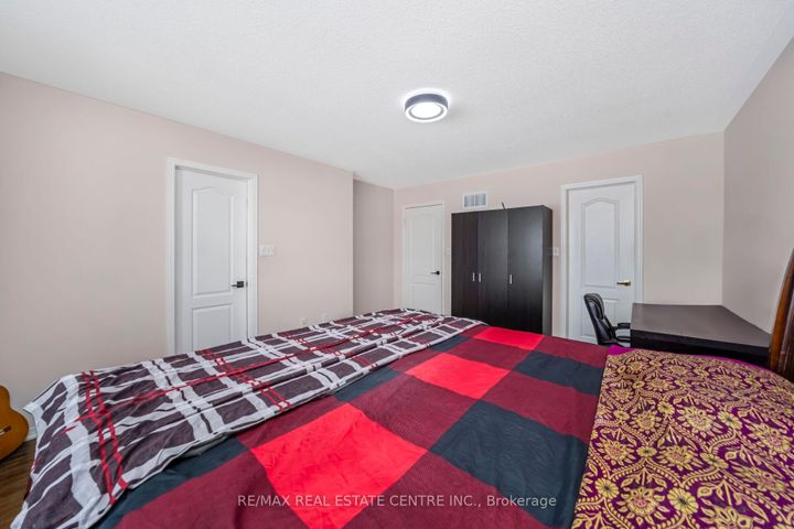 Photo 29 at 5 Sussexvale Drive, Wellington, Brampton