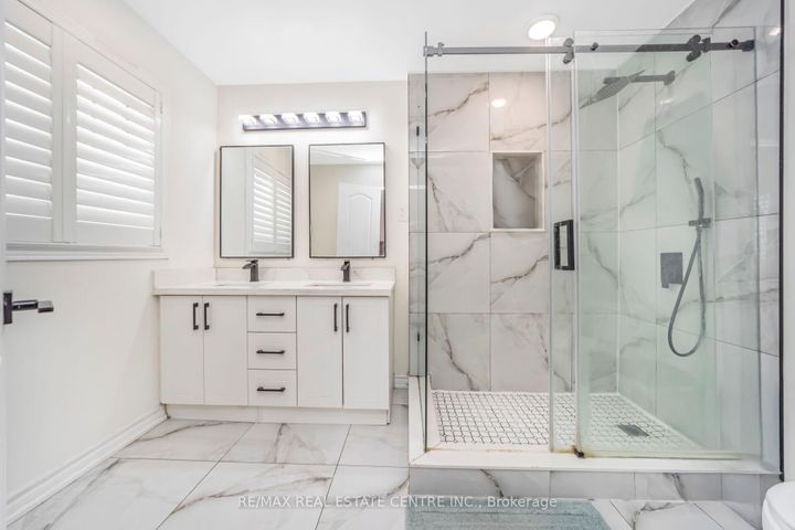 Photo 30 at 5 Sussexvale Drive, Wellington, Brampton