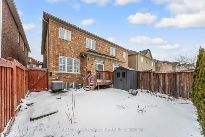 Photo 41 at 5 Sussexvale Drive, Wellington, Brampton