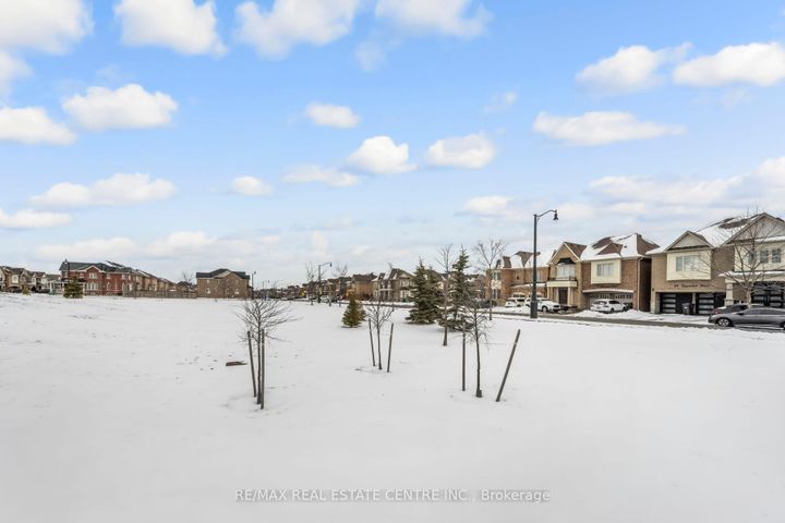 Photo 42 at 5 Sussexvale Drive, Wellington, Brampton