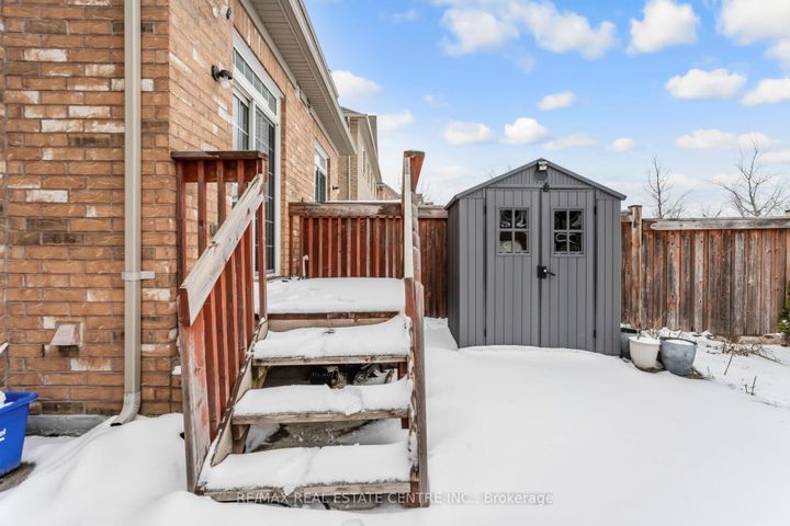 Photo 48 at 5 Sussexvale Drive, Wellington, Brampton