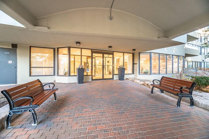 Photo 1 at 2103 - 22 Hanover Road, Queen Street Corridor, Brampton