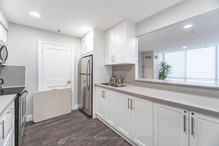 Photo 8 at 2103 - 22 Hanover Road, Queen Street Corridor, Brampton